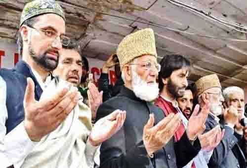 खाते रहे भारत की, गाते रहे पाकिस्तान की