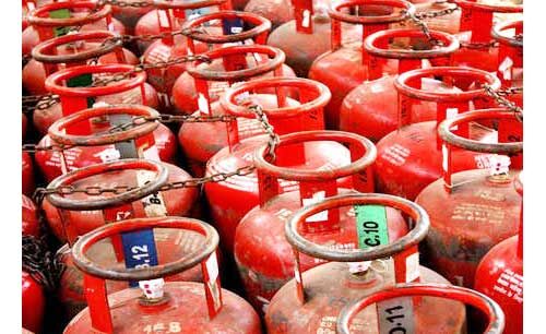 LPG सिलेंडरों के बढ़े दाम, वाणिज्यिक, रसोई गैस की कीमतों में बढ़ोतरी