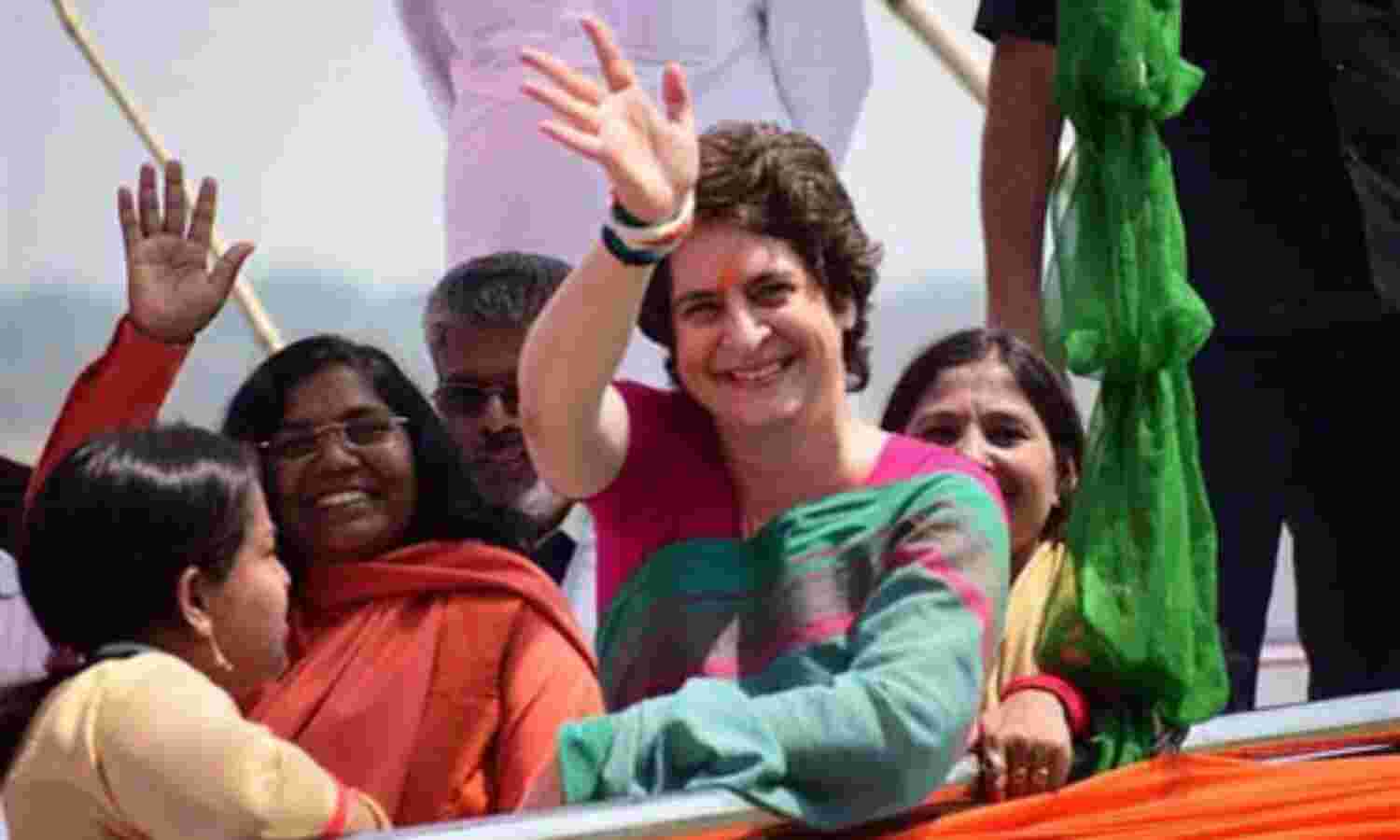 गंगा के रास्ते प्रियंका की मोदी के गढ़ पर चढ़ाई गंगा के रास्ते प्रियंका की मोदी के गढ़ पर चढ़ाई