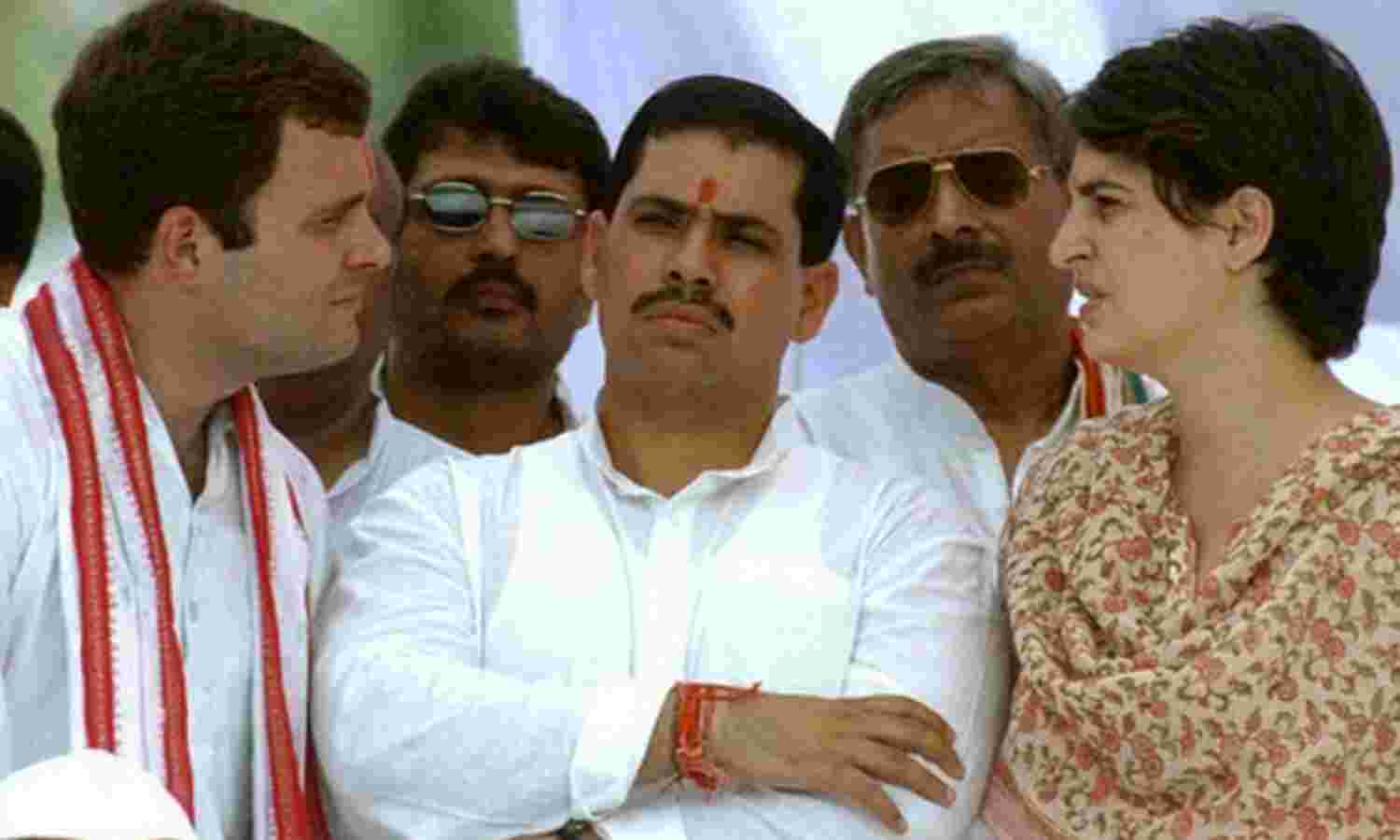 मनी लॉन्ड्रिंग मामले में रॉबर्ट वाड्रा की अंतरिम जमानत 25 मार्च तक बढ़ी मनी लॉन्ड्रिंग मामले में रॉबर्ट वाड्रा की अंतरिम जमानत 25 मार्च तक बढ़ी