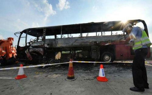चीन : हुनान प्रांत में एक बस में आग लगने से 26 लोगों की मौत, 28 घायल