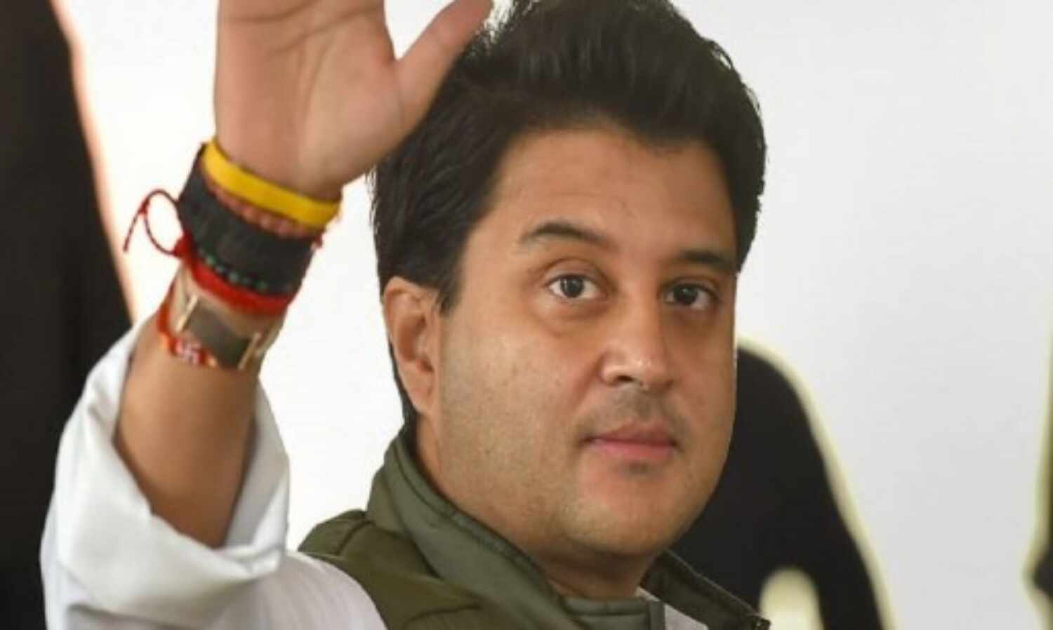 गुना सीट पर भाजपा का डैमेज कन्ट्रोल फेल, करैरा जनपद अध्यक्ष भी सिंधिया के पाले में