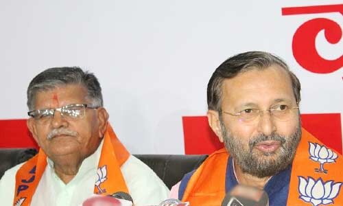 आरटीई के तहत आठवीं पास छात्रों के मुद्दे पर सरकार गंभीर, शीघ्र निकलेगा हल : जावडेकर