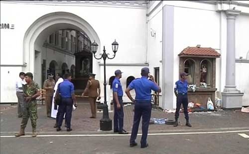 श्रीलंका बम धमाकों में मृतकों की संख्या 290 हुई, 500 घायल