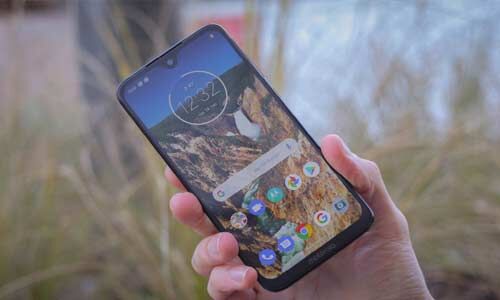 मोटोरोला ने यह स्मार्टफोन किया लॉन्च, जानें फीचर