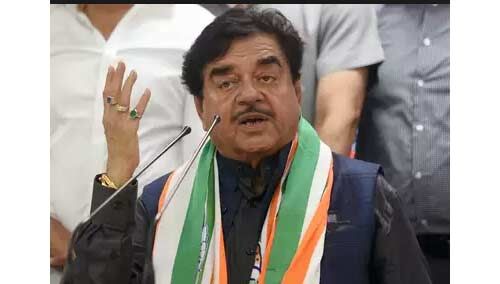 बिहारी बाबू कांग्रेस नेताओं का मुम्बई में कर रहे प्रचार, बेटा संभाल रहा है पटना की कमान