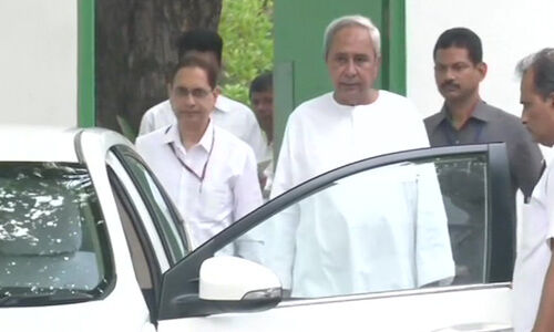 ओडिशा सीएम ने पीएम से की मुलाकात, विशेष राज्य के दर्जा की माँग ओडिशा सीएम ने पीएम से की मुलाकात, विशेष राज्य के दर्जा की माँग