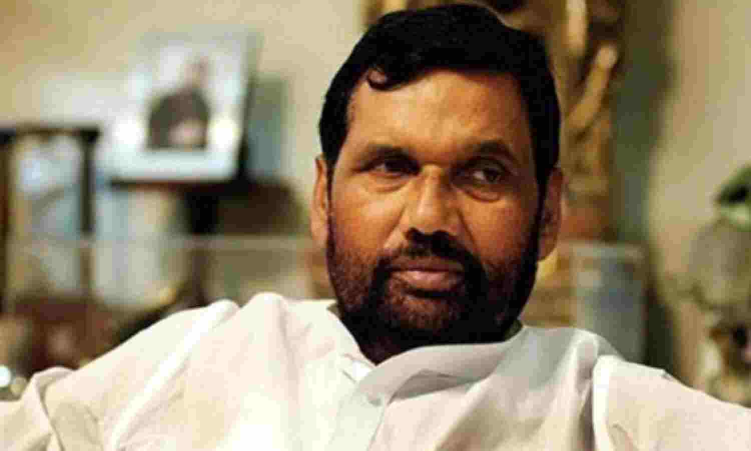 केन्द्रीय मंत्री रामविलास पासवान का निधन, बेटे चिराग पासवान ने ट्वीट कर दी जानकारी