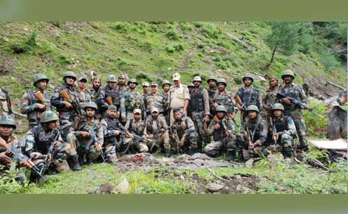 जम्मू : घाटी में भेजे गए 10 हजार जवान, भड़कीं महबूबा मुफ्ती