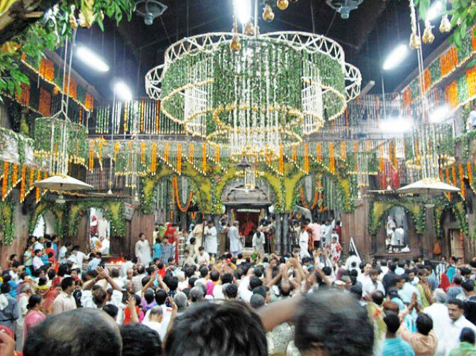 जन्माष्टमी पर्व : श्रीकृष्ण जन्म के साथ ही वैदिक मंत्रोच्चारण के बीच होगा शंखनाद, योगी सरकार की ये है खास तैयारी