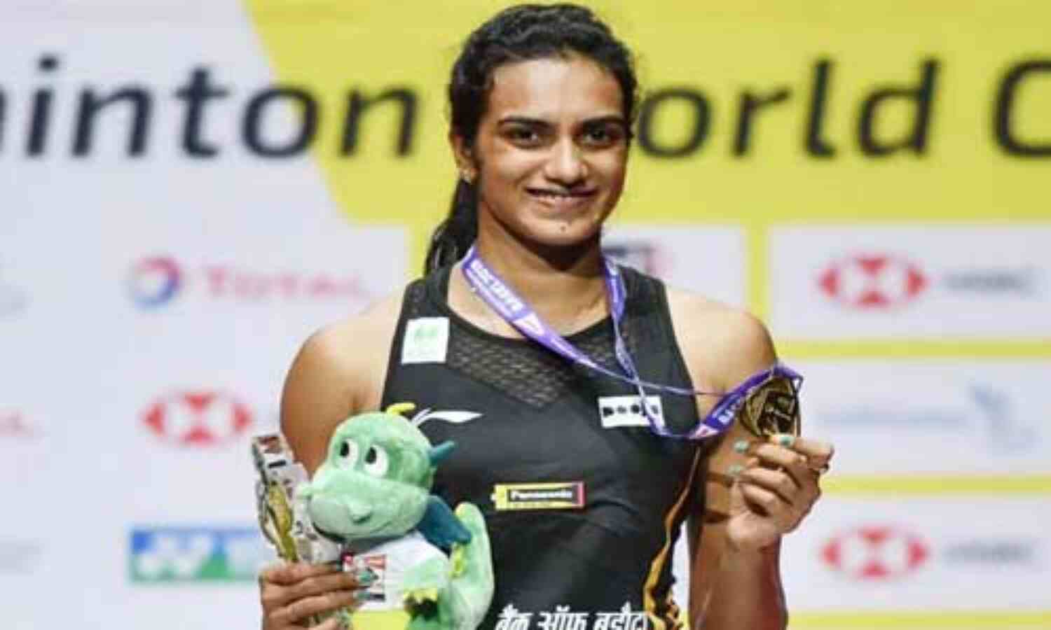 विश्व बैडमिंटन चैंपियनशिप में पीवी सिंधु ने भारत को दिलाया स्वर्ण पदक