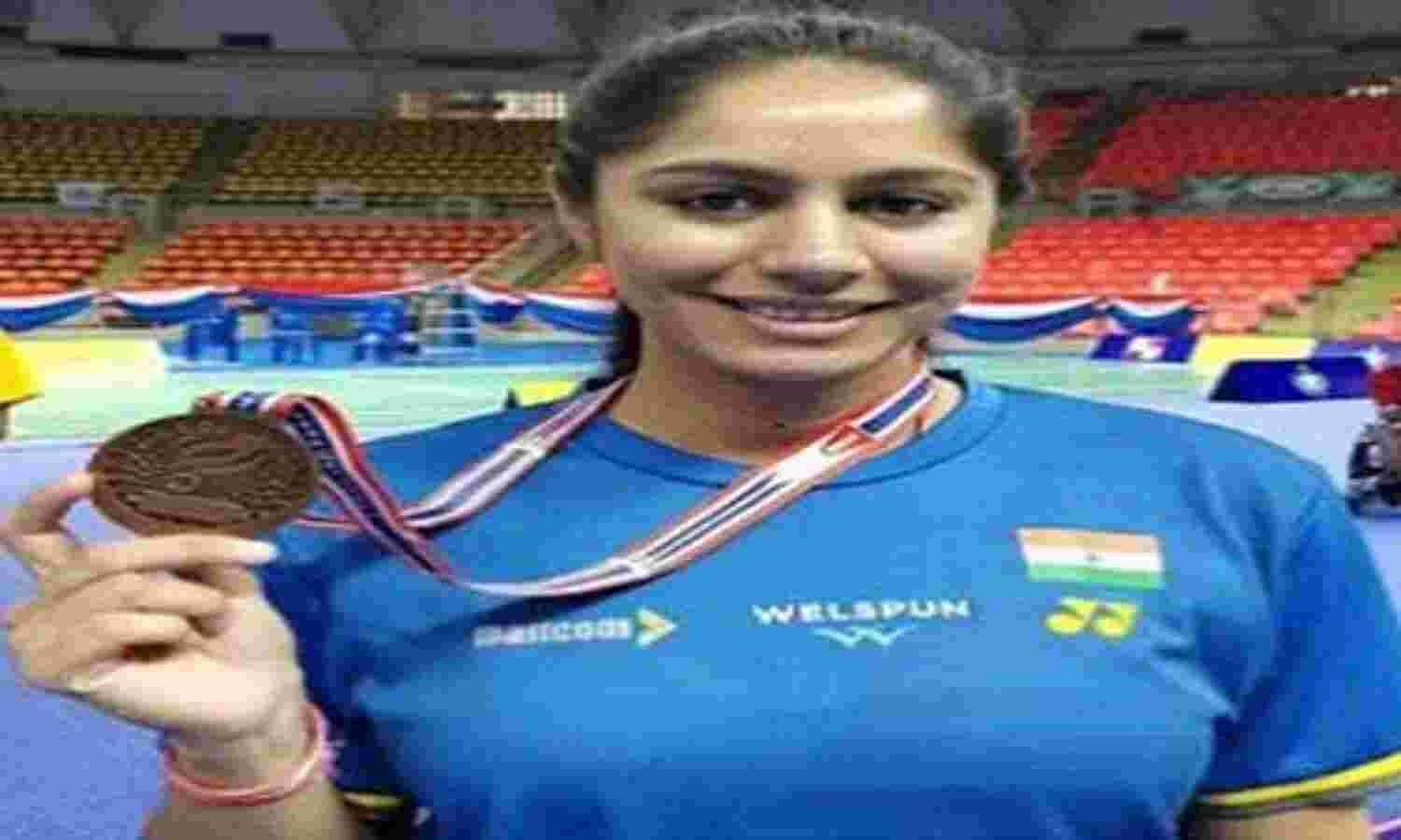 गोल्ड जीतने पर भाजपा नेताओं ने दी मानसी को बधाई