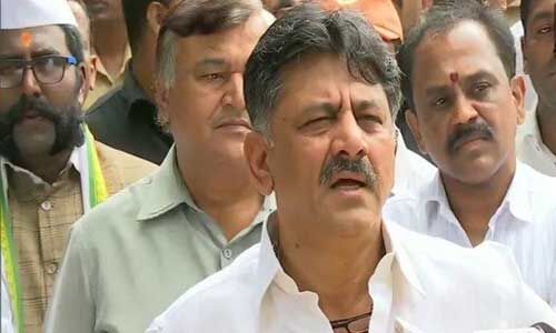 कर्नाटक कांग्रेस के अध्यक्ष डीके शिवकुमार और उनके भाई के घर सीबीआई की छापेमारी