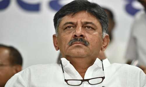 कर्नाटक : कांग्रेस नेता डीके शिवकुमार की तबीयत बिगड़ी, आज होंगे कोर्ट में पेश कर्नाटक : कांग्रेस नेता डीके शिवकुमार की तबीयत बिगड़ी, आज होंगे कोर्ट में पेश