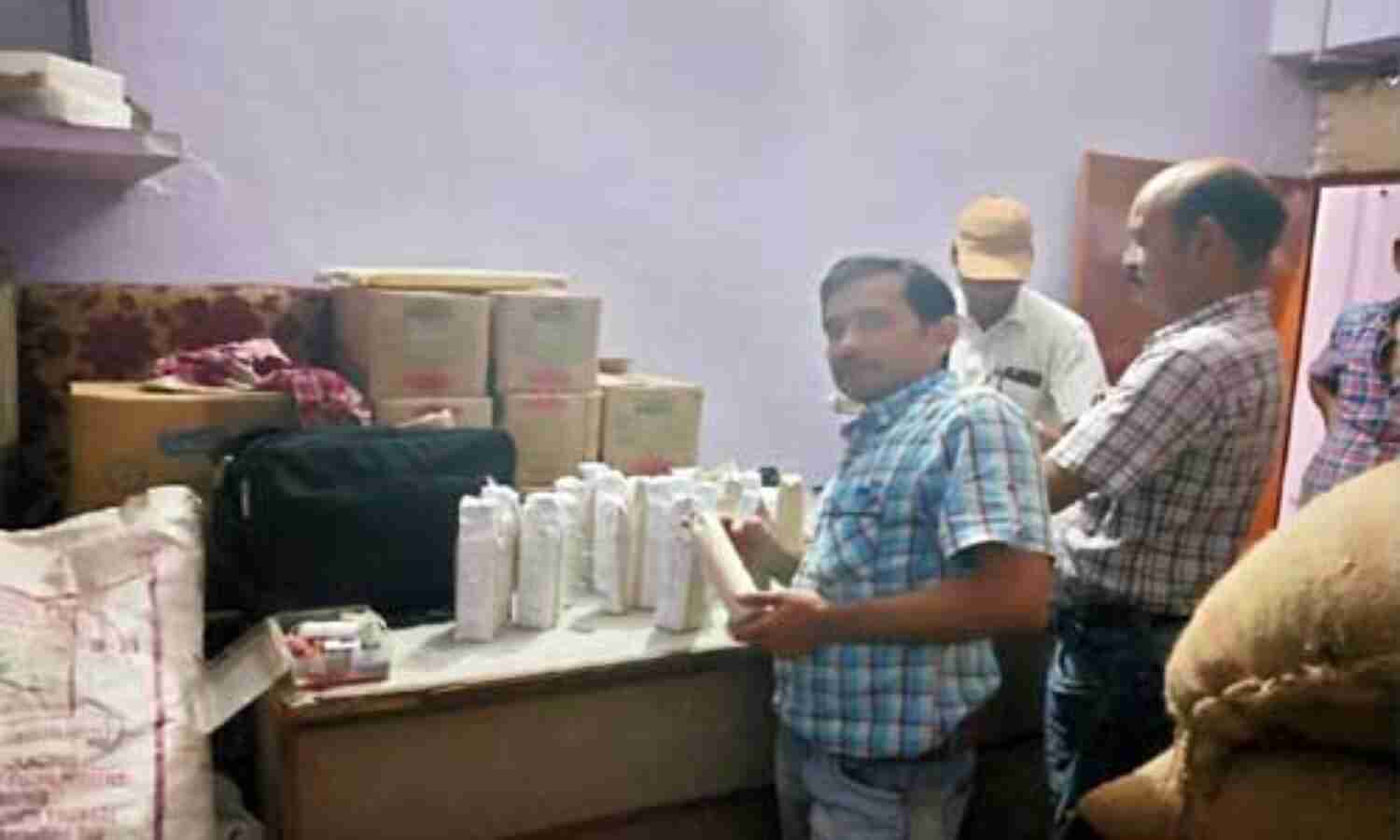 मुरैना में फूड विभाग की बड़ी कार्यवाई, खतरनाक केमिकल जब्त