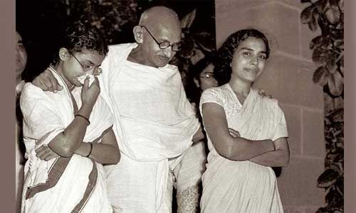 गांधी के विचारों को भी आत्मसात कीजिए