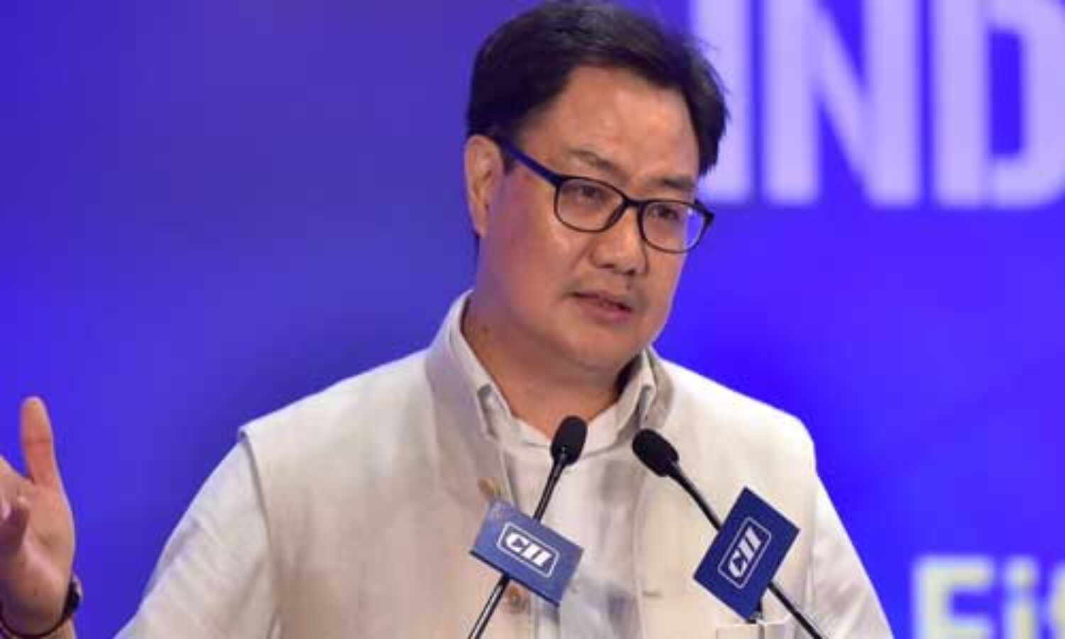 किरण रिजिजू बोले - मैरी कॉम ने मां बनने के बाद भी खेल के प्रति दिखाई है प्रतिबद्धता