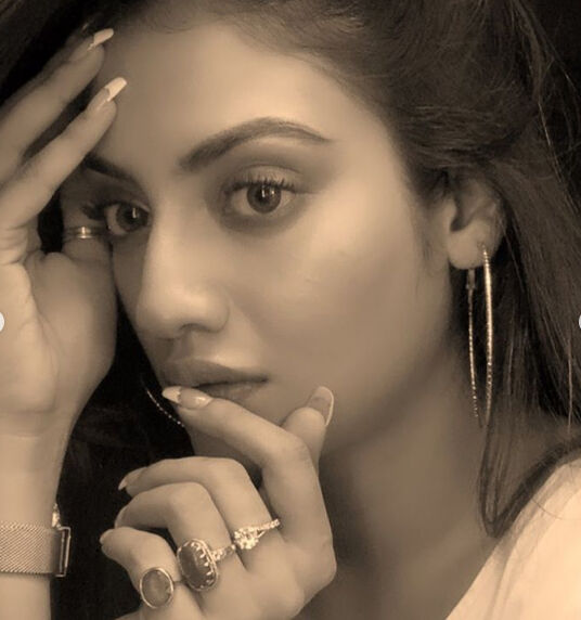 सोशल मीडिया पर तस्वीर डाल कर ट्रोल हुईं सांसद नुसरत जहां सोशल मीडिया पर तस्वीर डाल कर ट्रोल हुईं सांसद नुसरत जहां