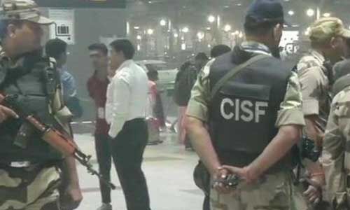 दिल्ली : आईजीआई एयरपोर्ट पर संदिग्ध बैग मिलने से मचा हड़कम्प, RDX होने की आशंका, सुरक्षा बढ़ी