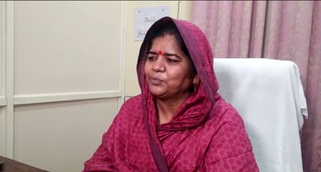 मंत्री इमरती देवी ने मंत्री प्रद्युम्न सिंह के सफाई अभियान पर कसा तंज