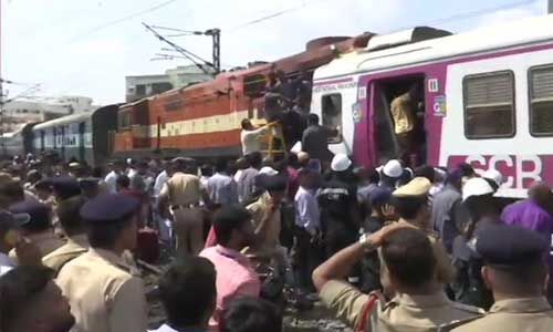 हैदराबाद : काचेगुडा स्टेशन के पास आपस में भिड़ीं दो ट्रेनें, 30 से ज्यादा यात्री घायल