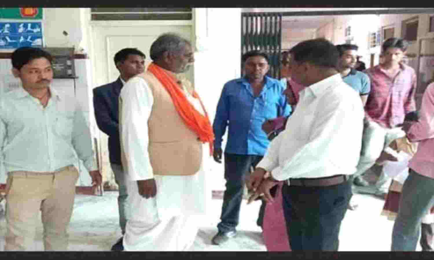 विजयपुर विधायक की प्रसूता बेटी के ऑपरेशन के लिए नहीं मिले डॉक्टर, एंबुलेंस भी आई ढाई घंटे लेट