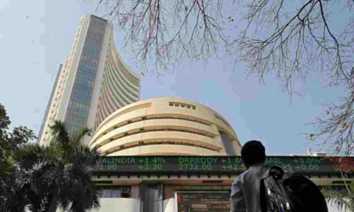 मजबूती के साथ खुला शेयर बाजार, 39000 के करीब सेंसेक्स