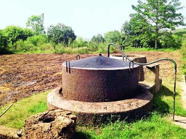 जनजागरुकता के अभाव में हांफ रही भारत सरकार की गोबर गैस योजना जनजागरुकता के अभाव में हांफ रही भारत सरकार की गोबर गैस योजना