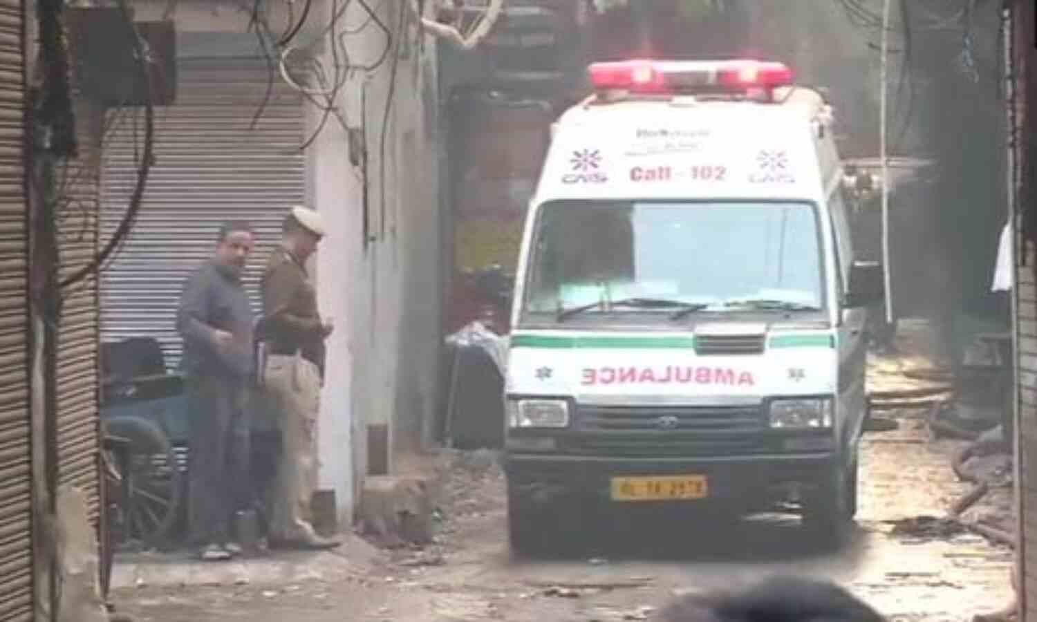 दिल्ली में अब तक इतनी जगह लग चुकी है आग, ये हैं आंकड़े