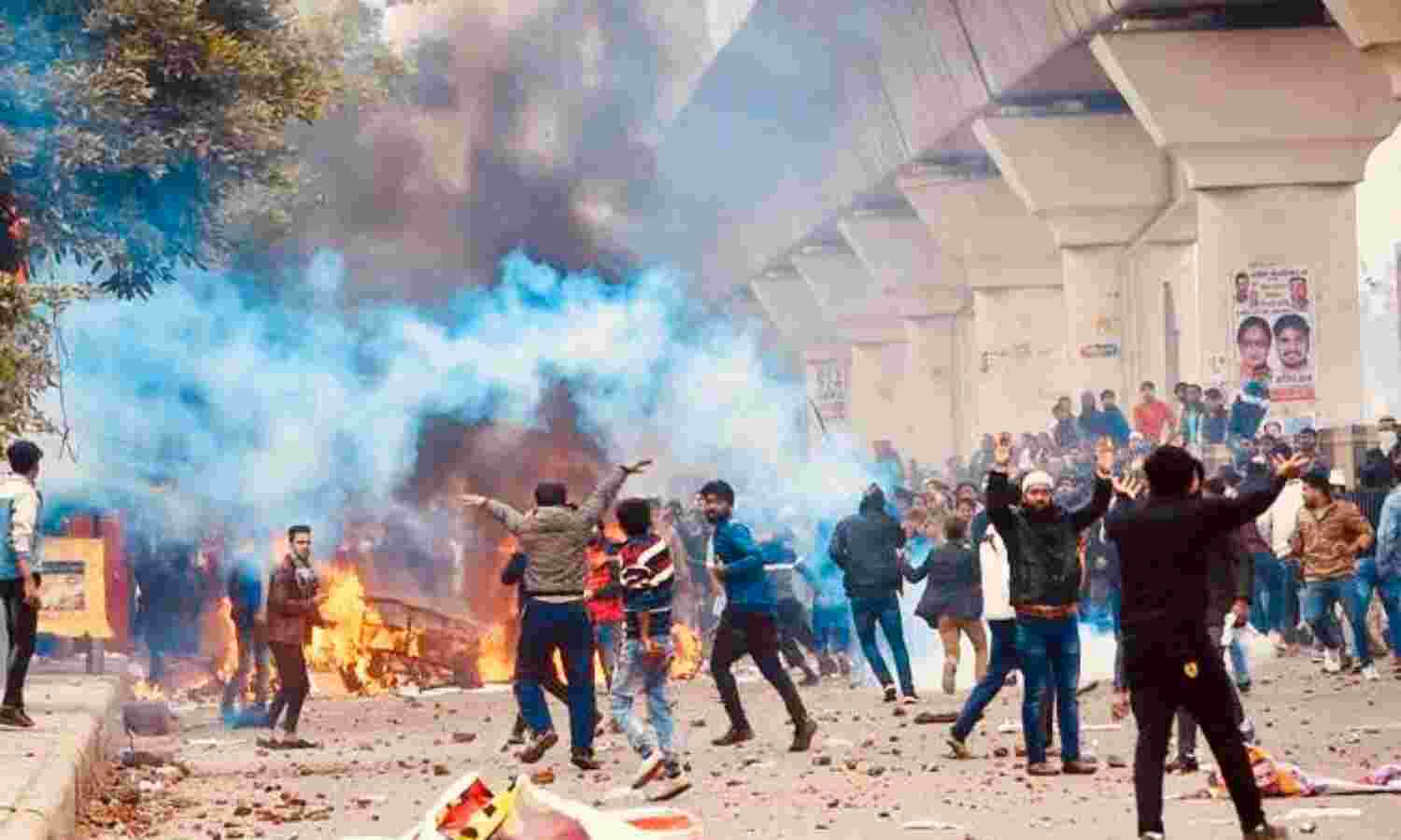 बंगाल से दिल्ली तक उपद्रवियों के सिर पर किसका हाथ !