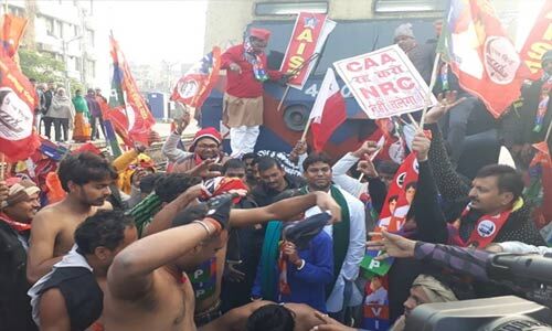 CAA विरोध में बिहार बंद, कई जगह ट्रेनें रोकीं, आंदोलकारियों से निपटने को पुलिस बल सतर्क