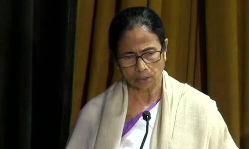 बंगाल में अम्फान चक्रवात से 72 लोगों की मौत, सीएम ने कहा- राज्य का दौरा करे पीएम मोदी