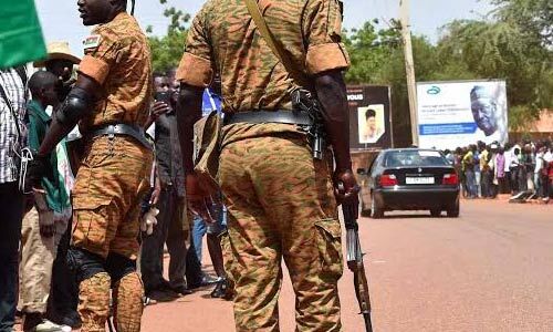 अनंतनाग में भारतीय सुरक्षाबलों का आतंकियों की धर-पकड़ के लिए अभियान छठे दिन भी जारी