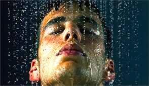 सर्दियों में करें त्वचा की खास देखभाल, गुनगुने पानी से नहाएं सर्दियों में करें त्वचा की खास देखभाल, गुनगुने पानी से नहाएं