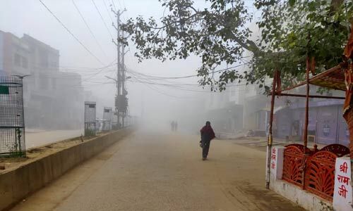 उत्तर भारत में सर्दी का सितम, दिल्ली में न्यूनतम तापमान 4.2 डिग्री पहुंचा उत्तर भारत में सर्दी का सितम, दिल्ली में न्यूनतम तापमान 4.2 डिग्री पहुंचा