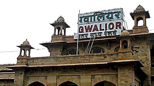 रेलवे ने अलग तरीके से की समय पालनता की गणना रेलवे ने अलग तरीके से की समय पालनता की गणना