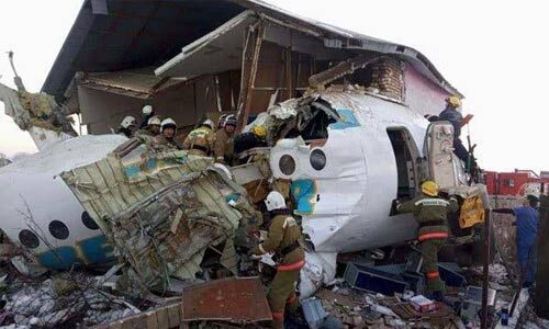 कजाकिस्तान में 100 यात्रियों को ले जा रहा विमान हुआ क्रैश, 14 लोगों की मौत