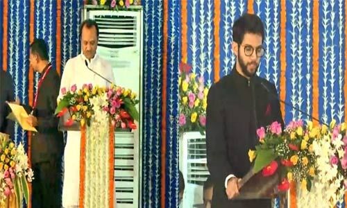 ठाकरे मंत्रिपरिषद का विस्तार, 36 मंत्रियों ने ली शपथ ठाकरे मंत्रिपरिषद का विस्तार, 36 मंत्रियों ने ली शपथ