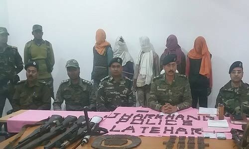 झारखंड में टीपीसी के सब जोनल कमांडर समेत 5 नक्सली गिरफ्तार झारखंड में टीपीसी के सब जोनल कमांडर समेत 5 नक्सली गिरफ्तार