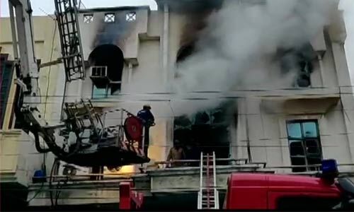 दिल्ली के पटपड़गंज इंडस्ट्रियल एरिया की फैक्टरी में भीषण आग, एक की मौत