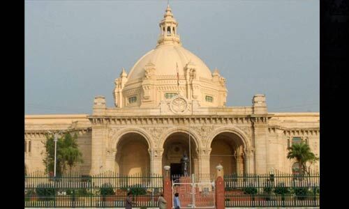 उप्र विधानसभा सत्र शुरू होने से पहले 3 विधायक मिले कोरोना संक्रमित