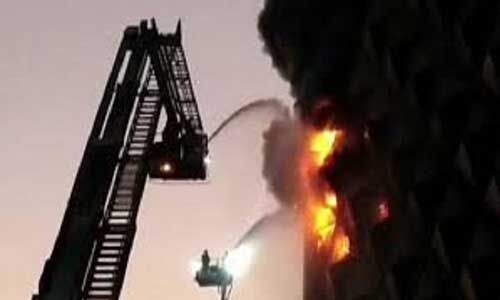कोलकाता : इमारत की 16वीं मंजिल पर लगी आग, दमकल की 10 गाड़ियां मौके पर