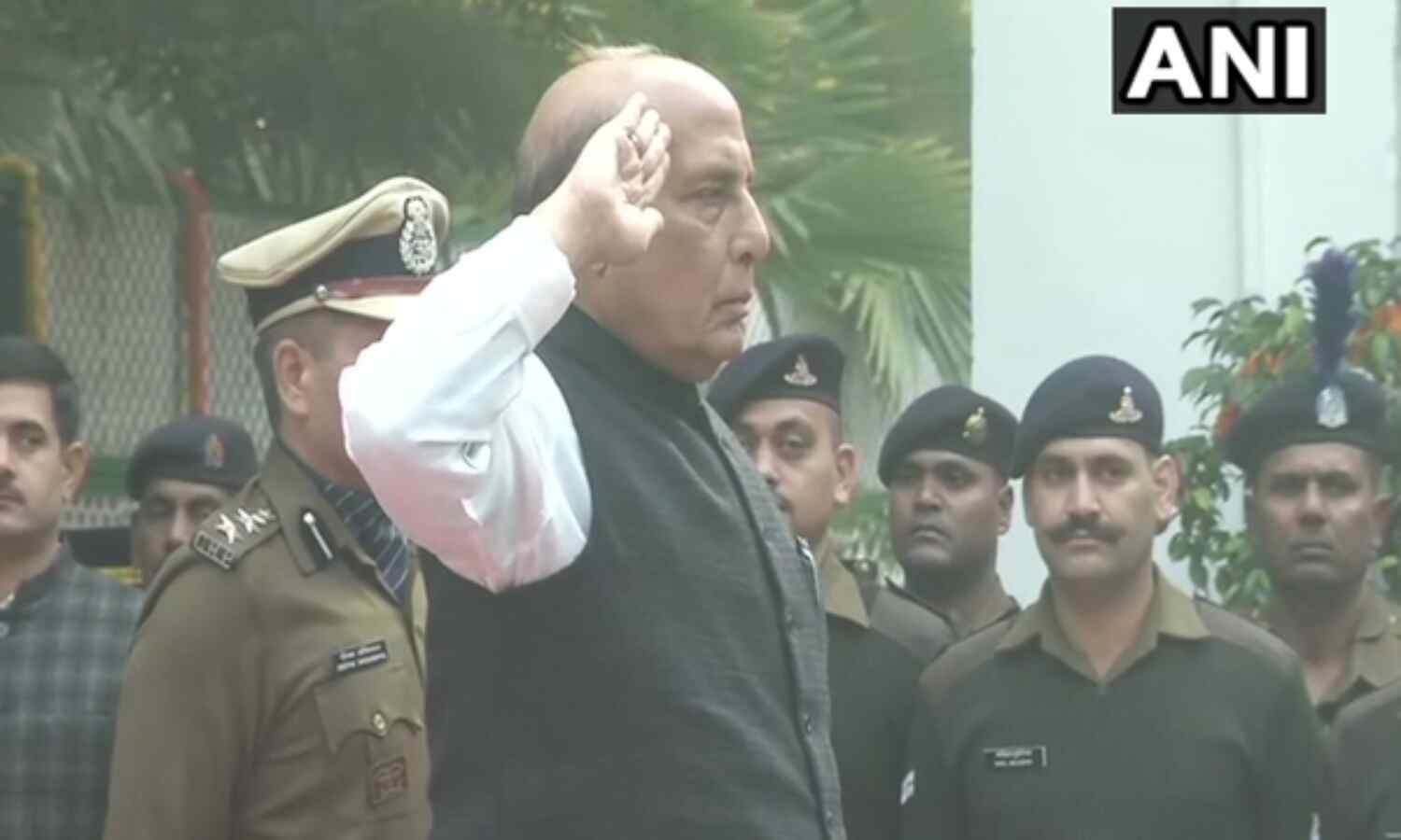 गणतंत्र दिवस पर पूरे देश में फहराया तिरंगा, राष्ट्रीय पर्व को धूमधाम से मनाया