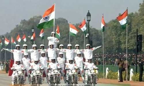 राजपथ पर दिखी स्त्री शक्ति, आकाश से लेकर भीष्म टैंक के दिखे जलवे