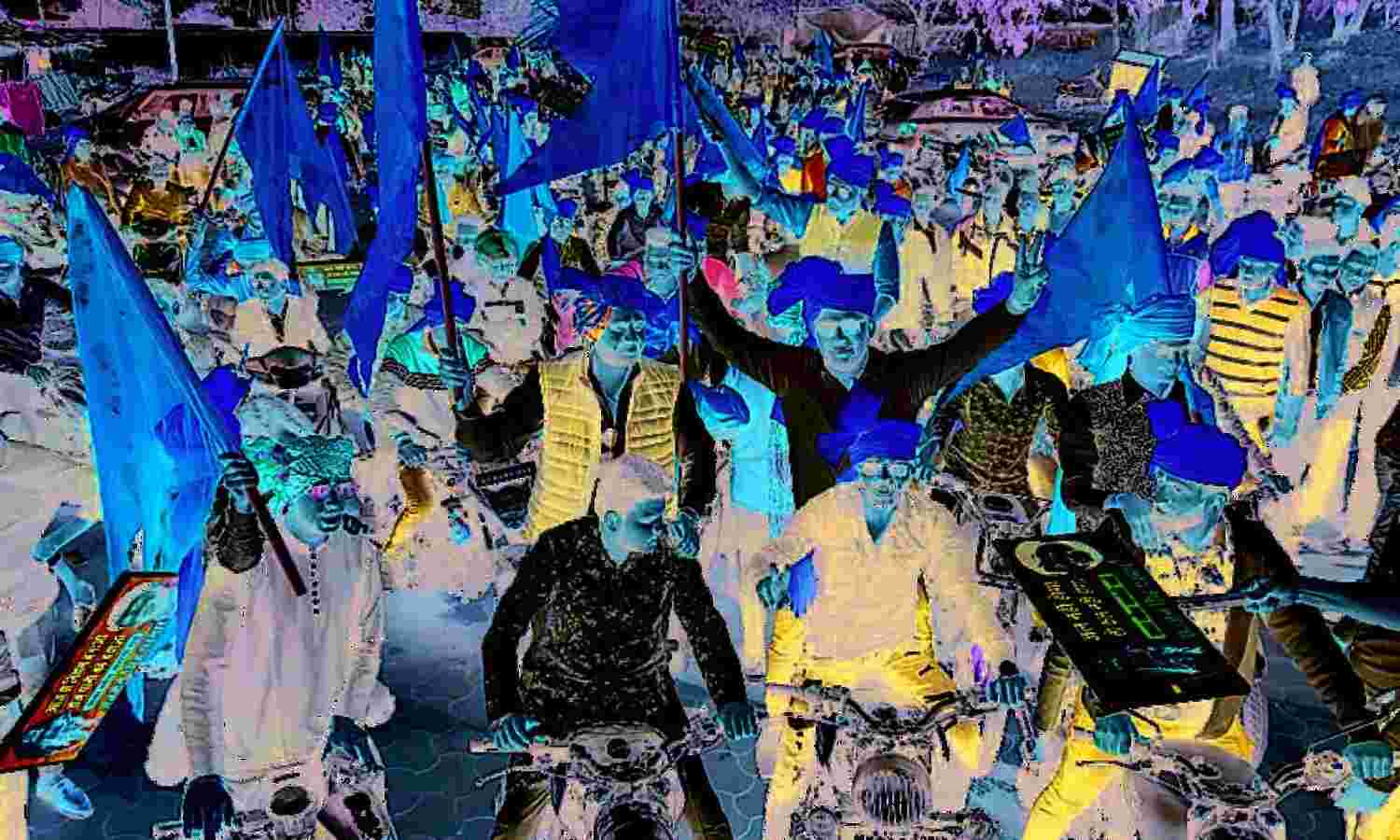 भोपाल में बंद बेअसर, पुराने शहर में जबरदस्ती बंद कराईं दुकानें