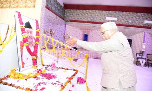 सर्वस्व समर्पण को अर्थ दिया ठाकुर साहब ने: भैया जी जोशी