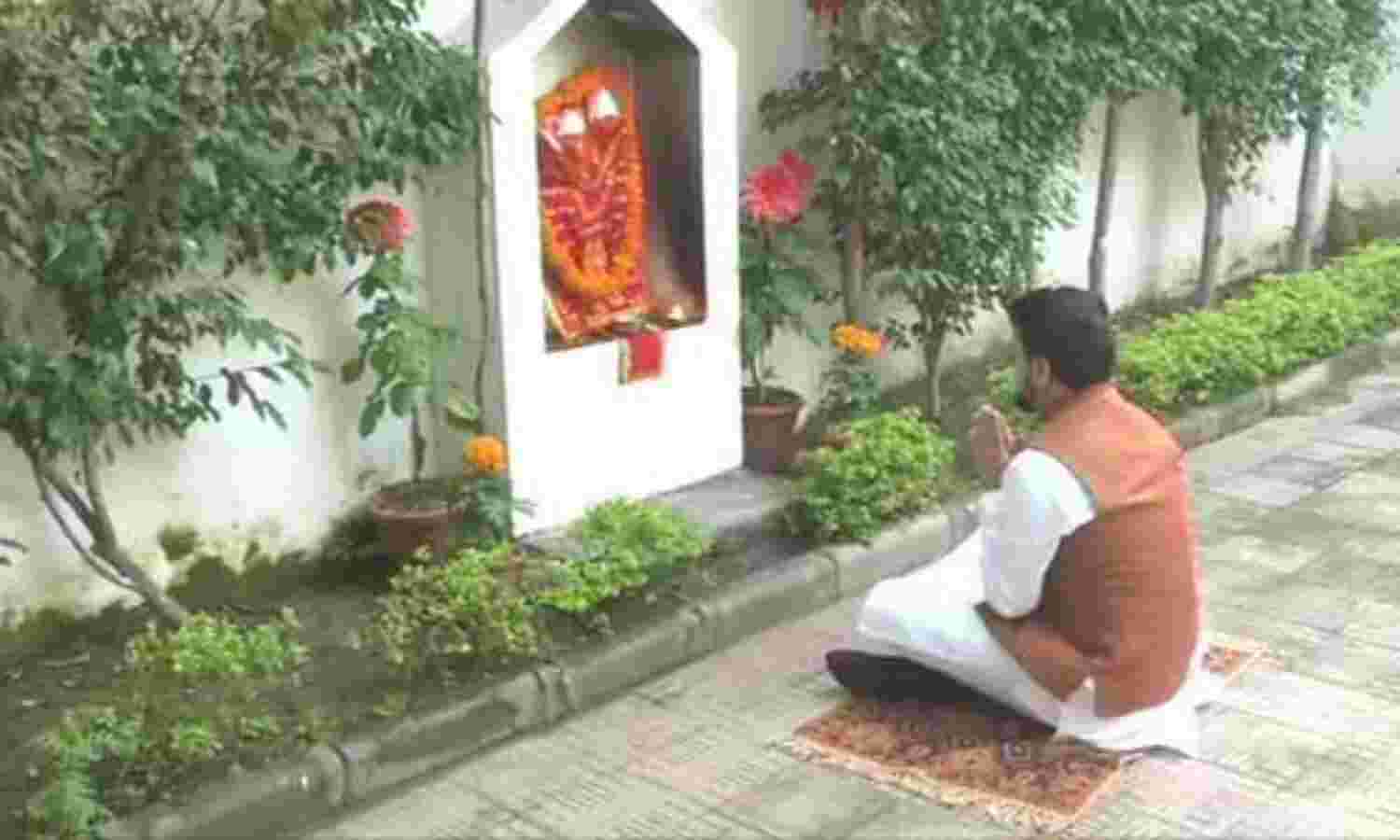 बजट से पहले वित्त राज्यमंत्री अनुराग ठाकुर ने की हनुमान जी की पूजा