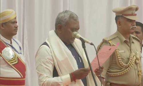 कर्नाटक : येदियुरप्पा कैबिनेट का विस्तार, विधायकों ने ली राजभवन में मंत्री पद की शपथ