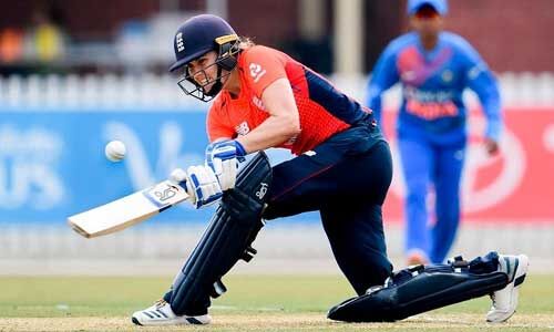 इंग्लैंड ने भारतीय महिला क्रिकेट टीम को 4 विकेट से हराया