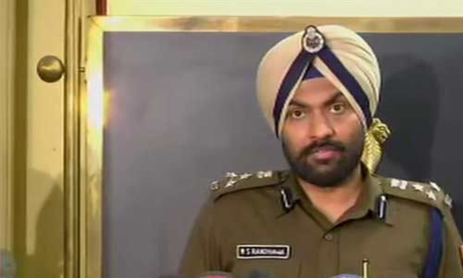 दिल्ली के मौजपुर हिंसा में अब तक 11 FIR दर्ज, अफवाहों पर ध्यान न दें लोग : पुलिस